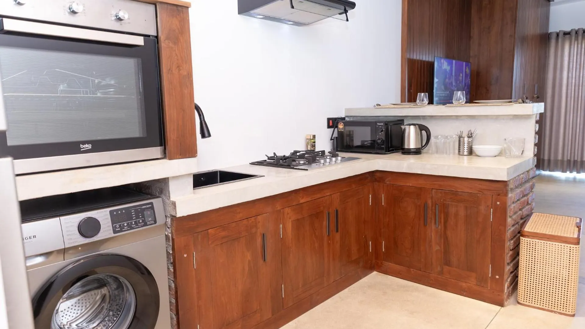 Ocean Breeze Studio Apartment By Seahorse Negombo Sri Lanka