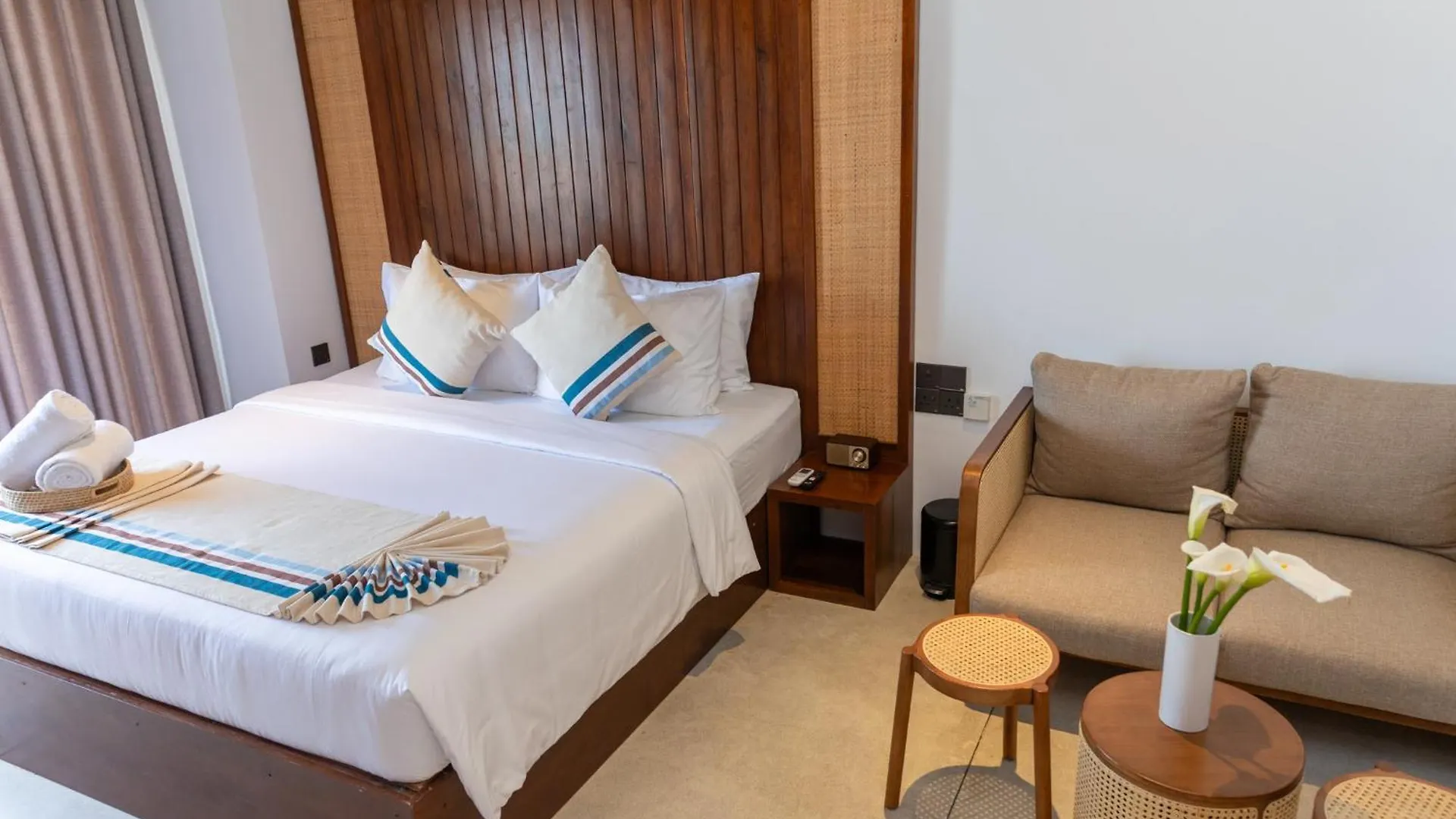 Ocean Breeze Studio Apartment By Seahorse Negombo